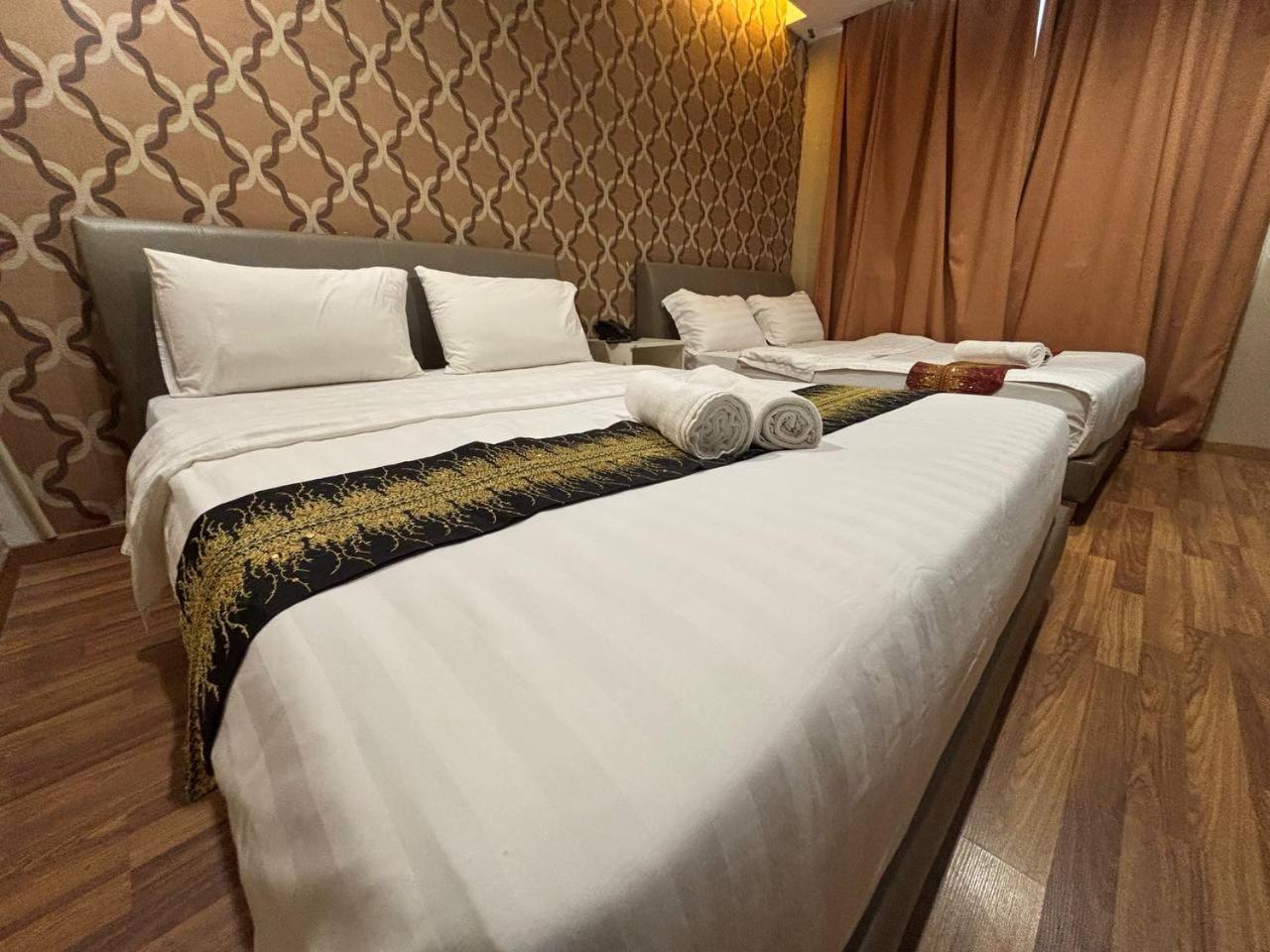 M Boutique Inn Мири Экстерьер фото