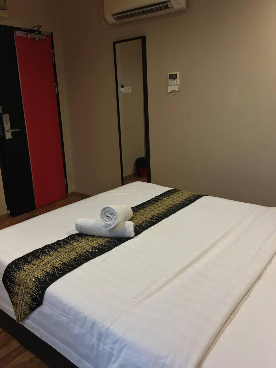 M Boutique Inn Мири Экстерьер фото
