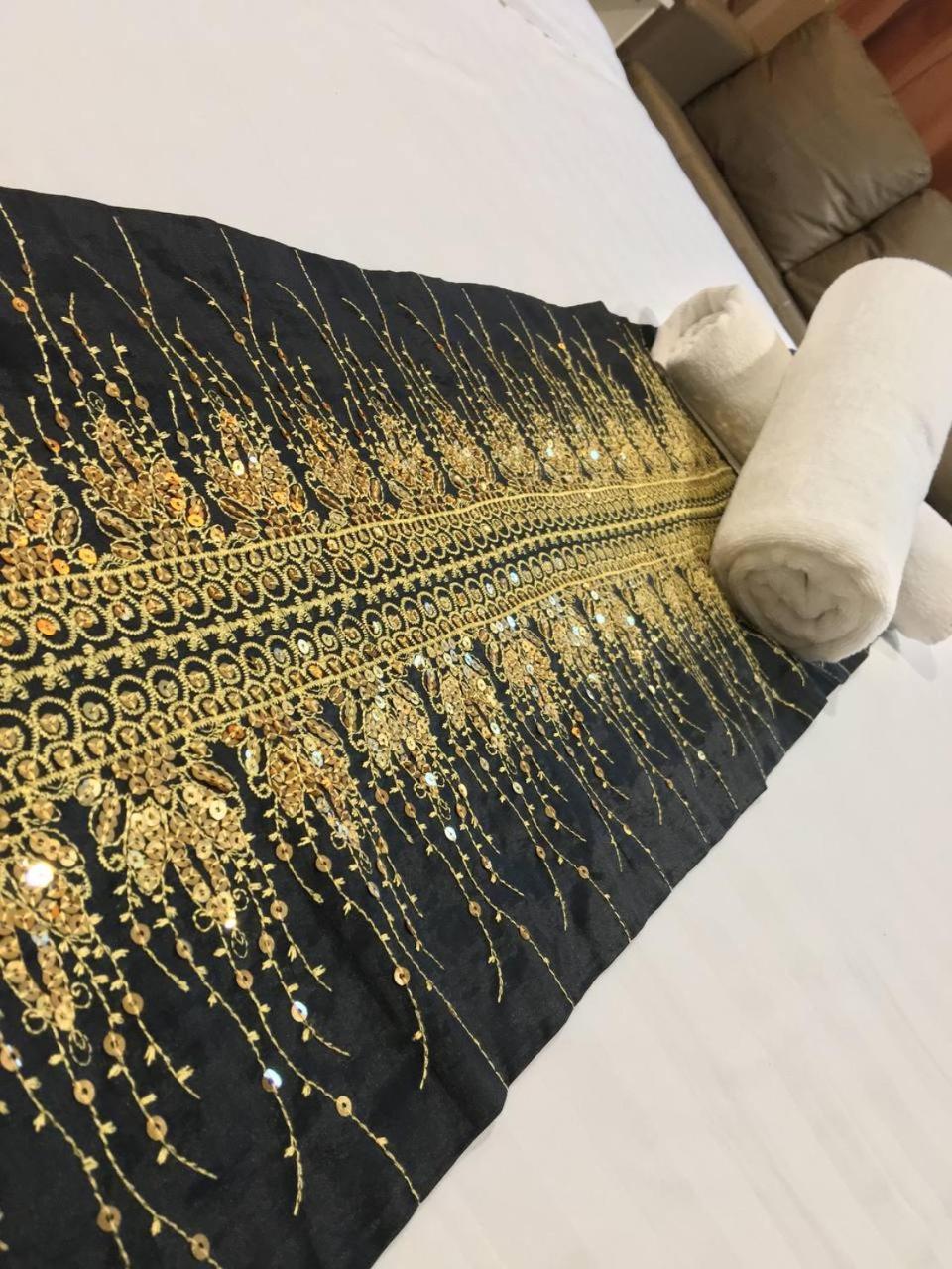 M Boutique Inn Мири Экстерьер фото